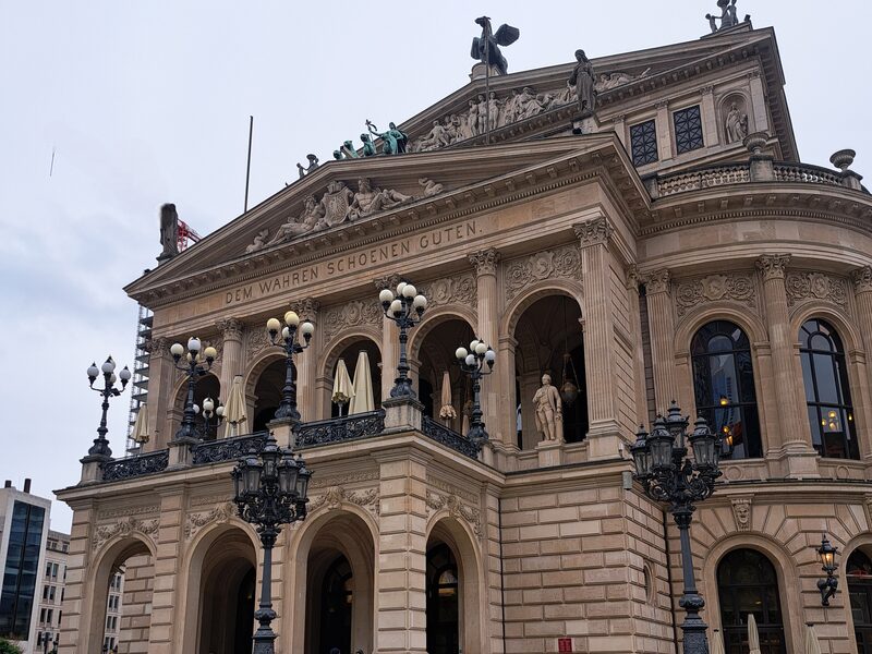 Au&szlig;enansicht der Alten Oper Frankfurt